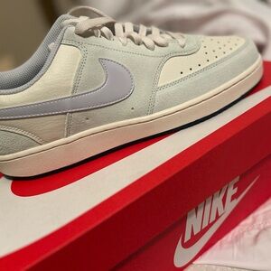 Nike Men’s Low-Top Sneakers in Light Gray & White